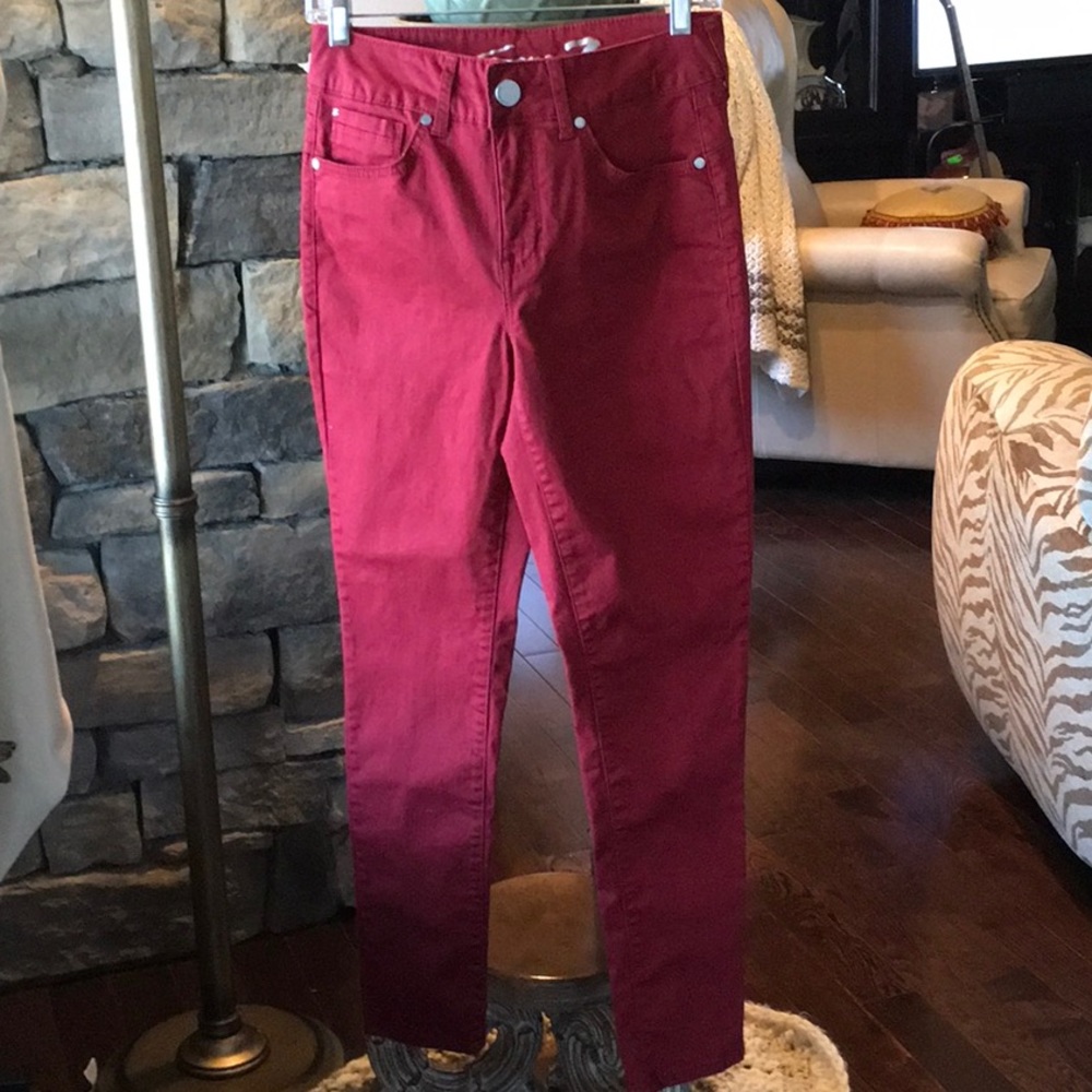 SEVEN JEANS  BOOTY SHAPER HIGH RISE SKINNY. RED SIZE 4. SEE PIcs 4 MEASUREMENTS